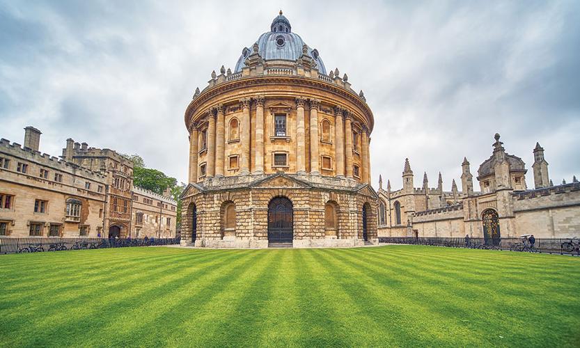 City Tours Visit the city of Oxford, world famous for its university, architecture and history. The city buzzes with its shops, restaurants, bars and boat trips along the River Thames. 